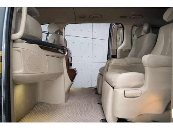 2017 Hyundai Grand Starex 2.5 VIP Wagon AT (ปี 10-17) B786 รูปที่ 7